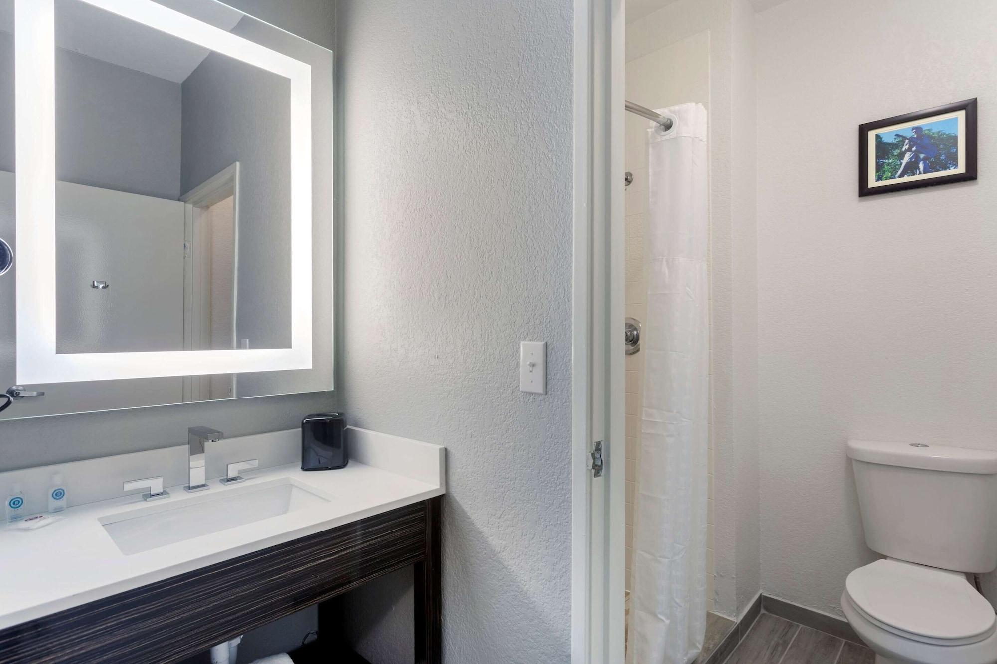 Comfort Inn & Suites メンフィス エクステリア 写真